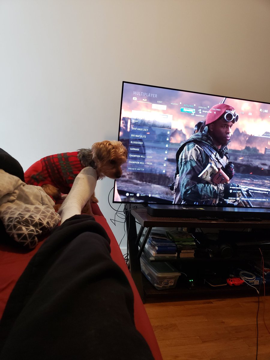 Tupac098's tweet photo. @CameronRitz Happy Sunday cod time https://t.co/dXt6PPcUlU