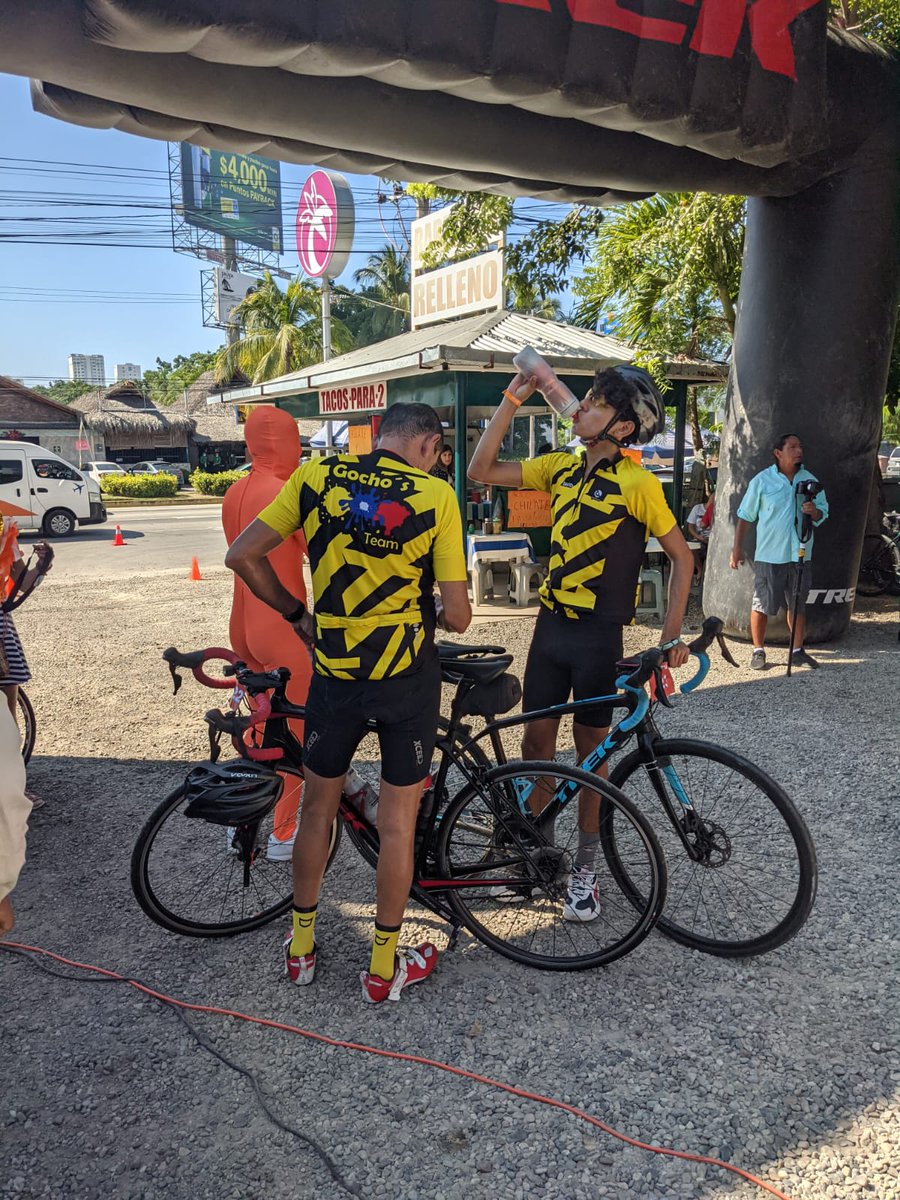 CarlosMMillan's tweet photo. Hoy se realizó con éxito el #TourDelSol 2021 de #Chilpancingo a #Acapulco 🚴
Muchas felicidades a todos los participantes. https://t.co/p9yW6poeBY