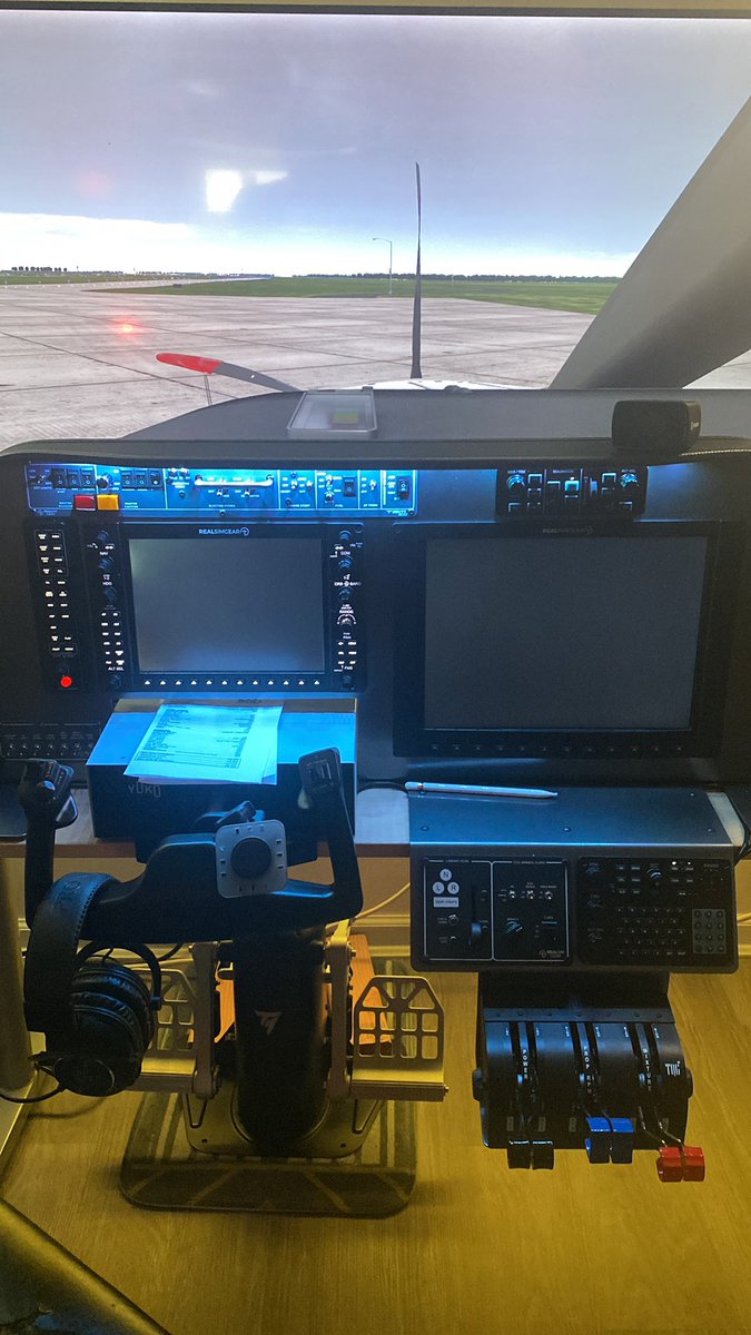 gentvdinner's tweet photo. Going live with episode 3 in just a few minutes! Kday to kcmi on vatsim. https://t.co/ADNUdpH8k6 #xplane #twitch #realsimgear #tbm900 #tbm #daher https://t.co/biX4YE9F4o