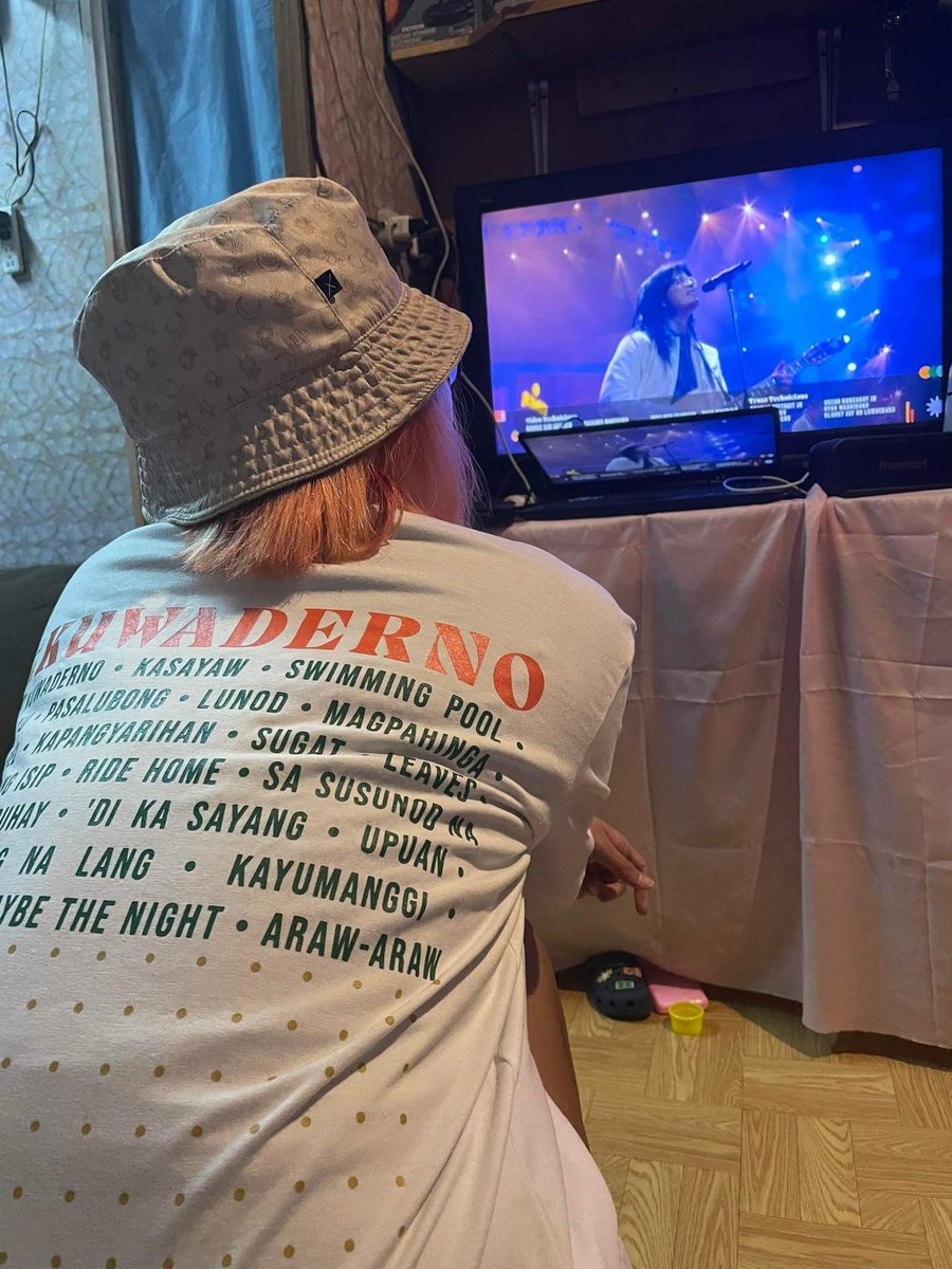 scrivelled's tweet photo. Though i must say, lahat ng parts that I got to watch, sobrang naenjoy ko. Lalo na yung "Magpahinga". Di ko kinaya iyak ako ng iyak. Salamat @BenAndBenMusic #BenAndBenConcert #kwaderno https://t.co/4BsfQ7mXwU