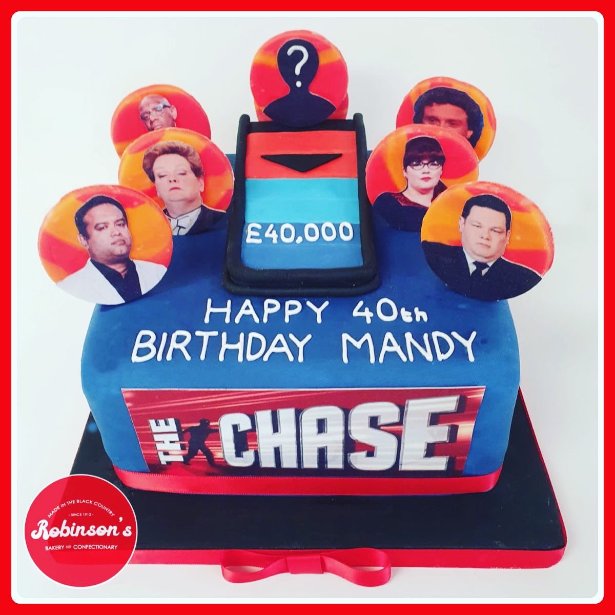 RobinsonsBakes's tweet photo. What do you get someone for that big birthday when they’re a fan of #TheChase? A Bradly &amp; the chasers #thechasecake 😍 #bespokecakes #robinsonsbakery #cake #westmidlands #celebrationcake https://t.co/FRmjqtsuqt