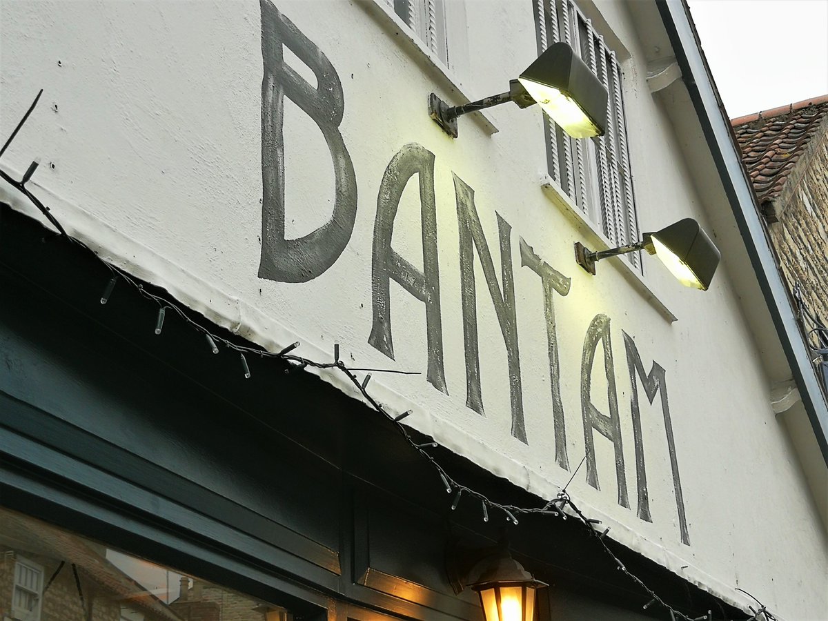 Magnificent 7 restaurants – day 1: @Bantamhelmsley. Fine dining in a bistro setting - great sharing dishes. One of our recommendations for the best restaurants within 15 mins of Coxwold nr @visithelmsley in the @northyorkmoors, #Yorkshire. For all 7 read: coxwoldcottages.co.uk/restaurants/ma…