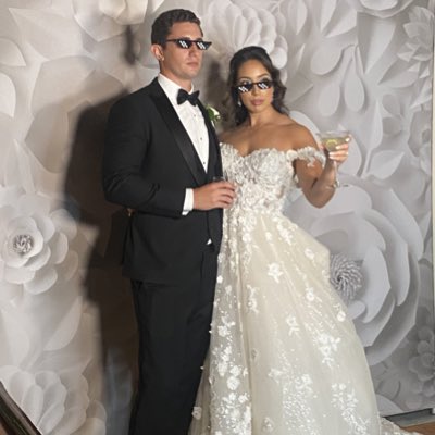 adrianadeyarmin's tweet photo. married af #NewProfiePic https://t.co/YBWsvYYfCX