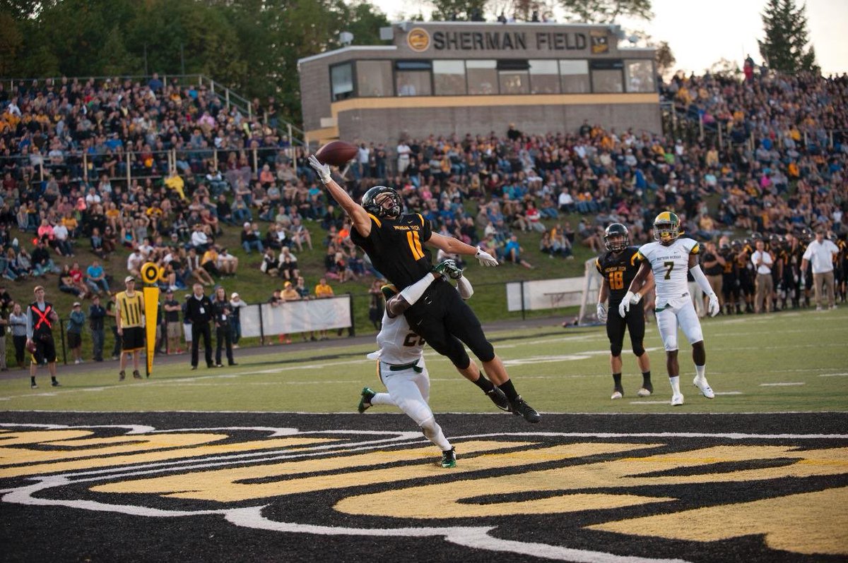 willgaston5's tweet photo. After a great visit I am blessed to receive an offer from Michigan Tech! Thank you Coaches! @woodjm_1 @OleDog31 @DanMettlach https://t.co/9BETvHoQaI