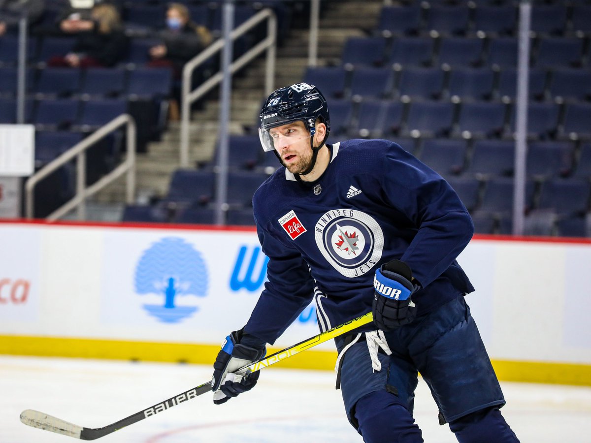 NHLJets's tweet photo. Oh Captain, My Captain 🙌

#GoJetsGo | #Wheeler1K https://t.co/IHbOg55Eu6