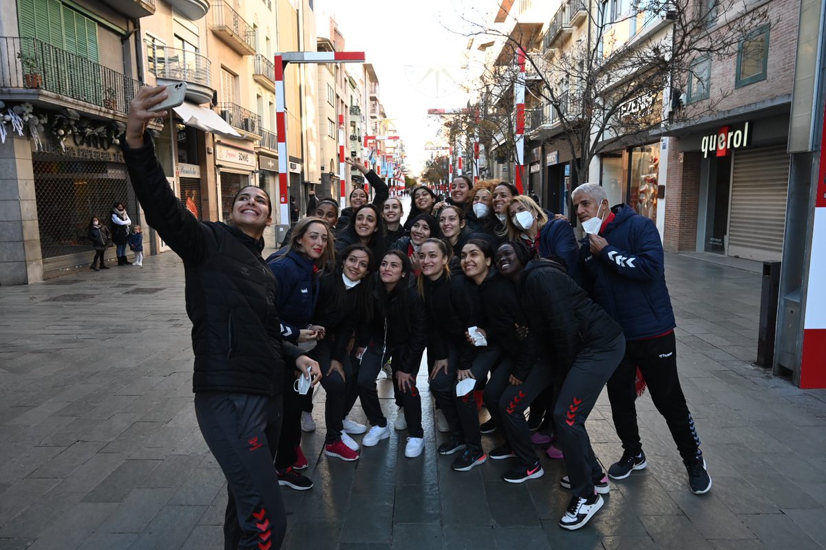 granollers's tweet photo. 🤾‍♀️Els equips d'handbol femení de Tunísia 🇹🇳 i de República del Congo 🇨🇬 rebuts aquesta tarda a l'Ajuntament de Granollers.

@SheLOVsHandball @GRN_esports @ihf_info #GranollersEsMundial #SheLovesHandball @FedCatHandbol https://t.co/jItVcF2ASX