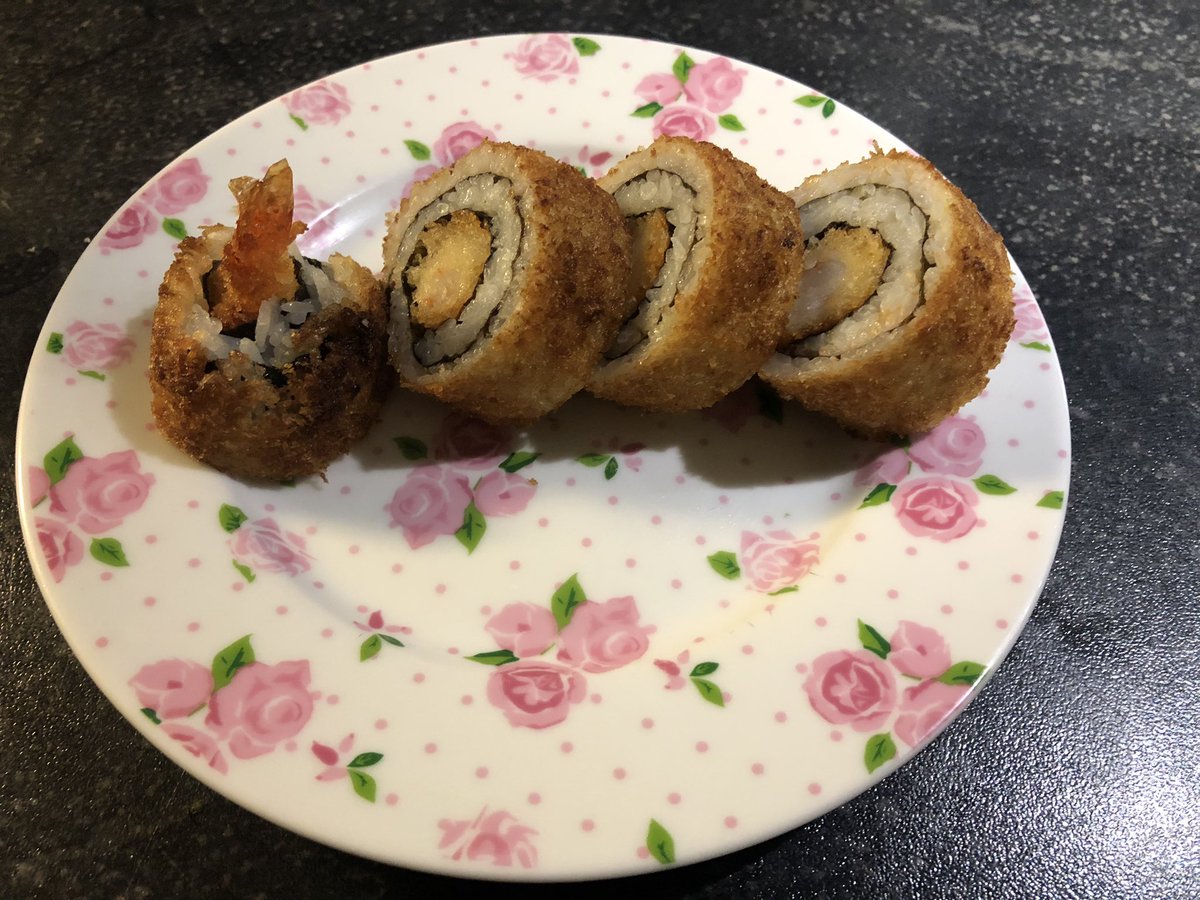 Heerlijk eigen gemaakte sushi eten