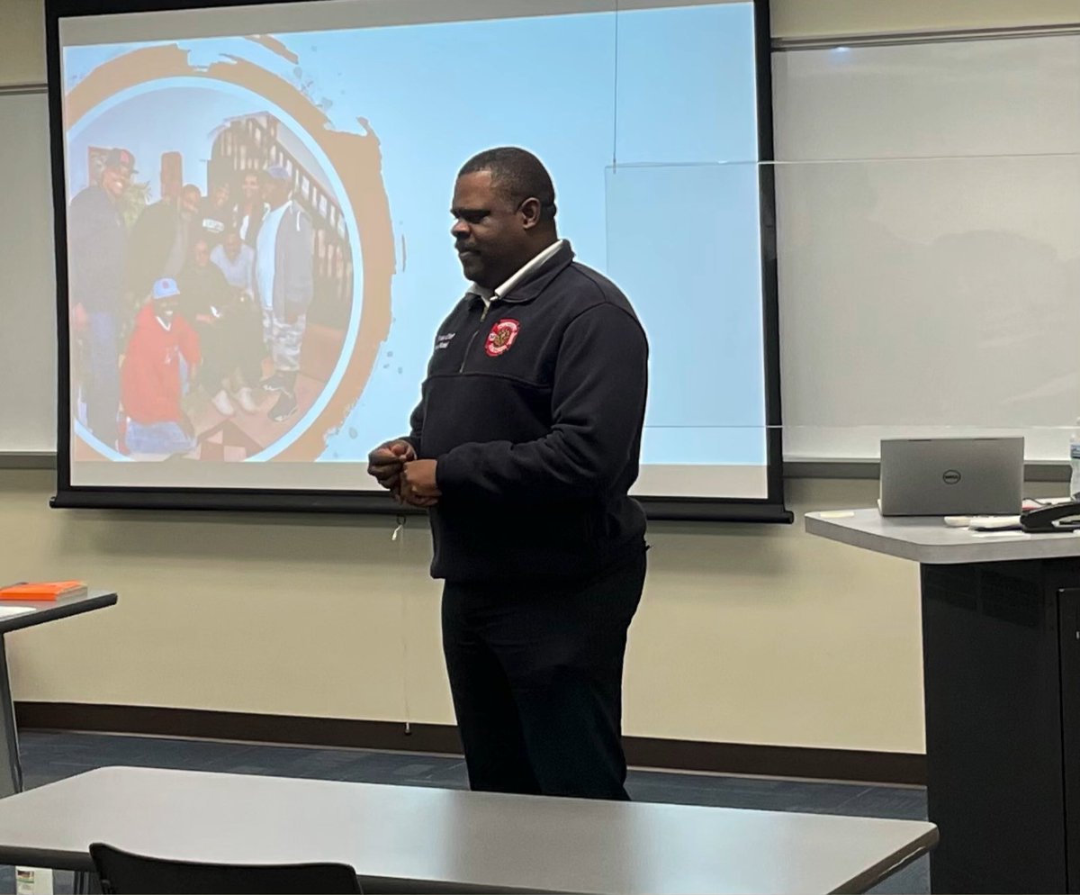 FireVincennes's tweet photo. Division Chief Douglas Randell of Plainfield Fire Territory visited us this week to discuss inclusion, diversity and understanding those we serve.  It’s our duty to help everyone and not judge anyone. DC Randell retired from the St.Louis FD and has 30 years of experience in EMS. https://t.co/JfwU3KLTmG