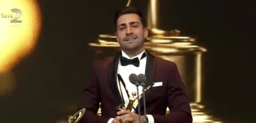huyde12's tweet photo. #PanteneAltınKelebek EN iyi erkek oyuncu ödülünü #ÇağlarErtuğrul kazandı. Sonuna kadar hakedilmiş bir ödül daha 👏
Tebrikler @CaglarErtugrul https://t.co/yRfa4oewYN