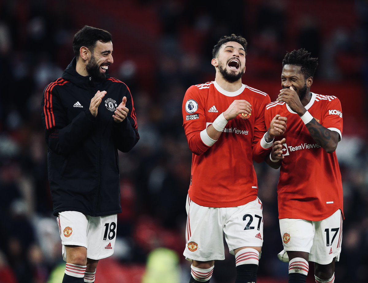 Bruno Fernandes (@b_fernandes8) on Twitter photo Me: that was supposed to be a cross, right?
<a href="/AT13Oficial/">Alex Telles</a> : 100%
<a href="/Fred08oficial/">Fred Rodrigues</a> : guys, have some respect for my right foot 😂
Fredinhoooo 🚀🔥 Me: that was supposed to be a cross, right?
<a href="/AT13Oficial/">Alex Telles</a> : 100%
<a href="/Fred08oficial/">Fred Rodrigues</a> : guys, have some respect for my right foot 😂
Fredinhoooo 🚀🔥