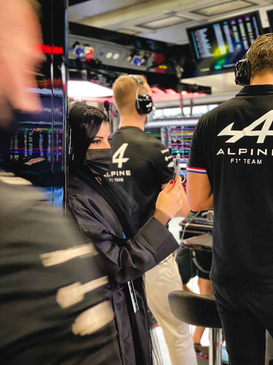 FemalesinMSport's tweet photo. It's fantastic to see @ASEEL_ALHAMAD, the Saudi Arabia Representative of Women Motorsport, in the @AlpineF1Team garage this weekend🤩
📸 Alpine F1 Team
#SaudiArabiaGP #PushingforProgress https://t.co/2ujUxBEeM3