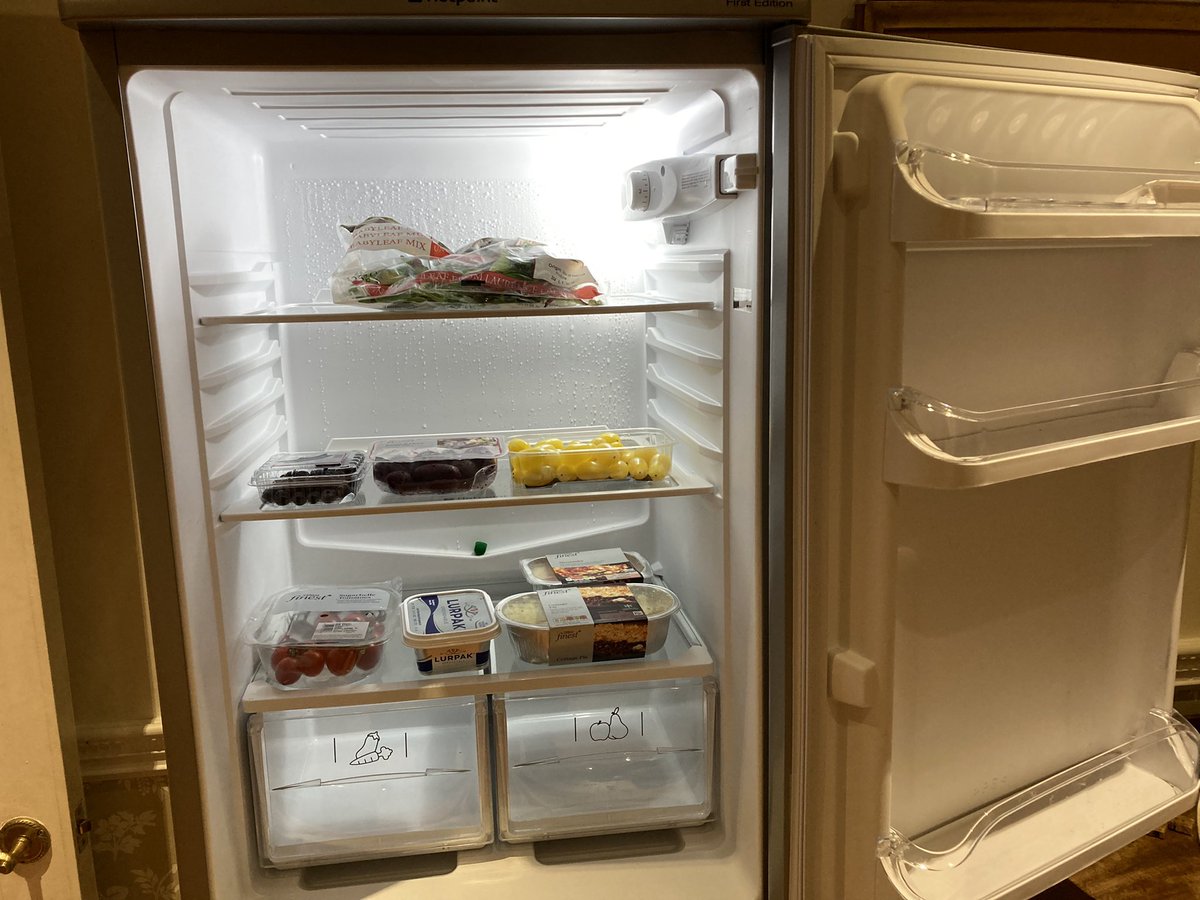 WonPeople's tweet photo. #fridgeupdate that’s better. Sometimes you need to start again with a fresh new fridge. https://t.co/Ud9VMIoBZ6