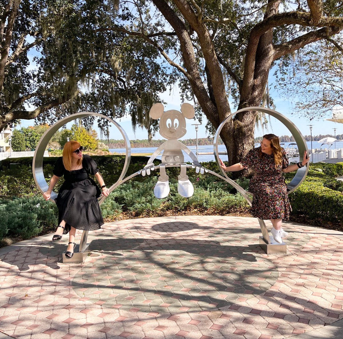 lynnandaimee's tweet photo. It’s so fantastic to be reunited &amp; together in Orlando after 2 years! 😀Even though I’ve spent the last hour booking &amp; rebooking Covid tests for return to the UK I won’t let anything stress me out on this long awaited &amp; 4 times cancelled trip! @LINT_UK #familyisnottourism https://t.co/w4tT7o6dF3