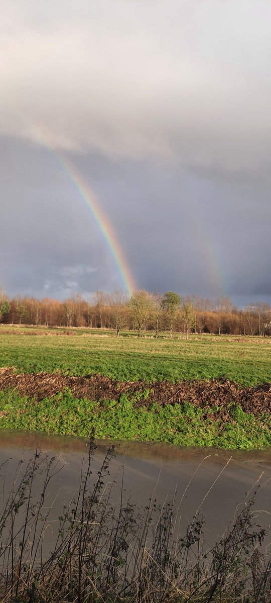 MrsDown23's tweet photo. Winter walk. #LINCOLNSHIRE #winter #rainbow #spatrail https://t.co/CyClda5fNI