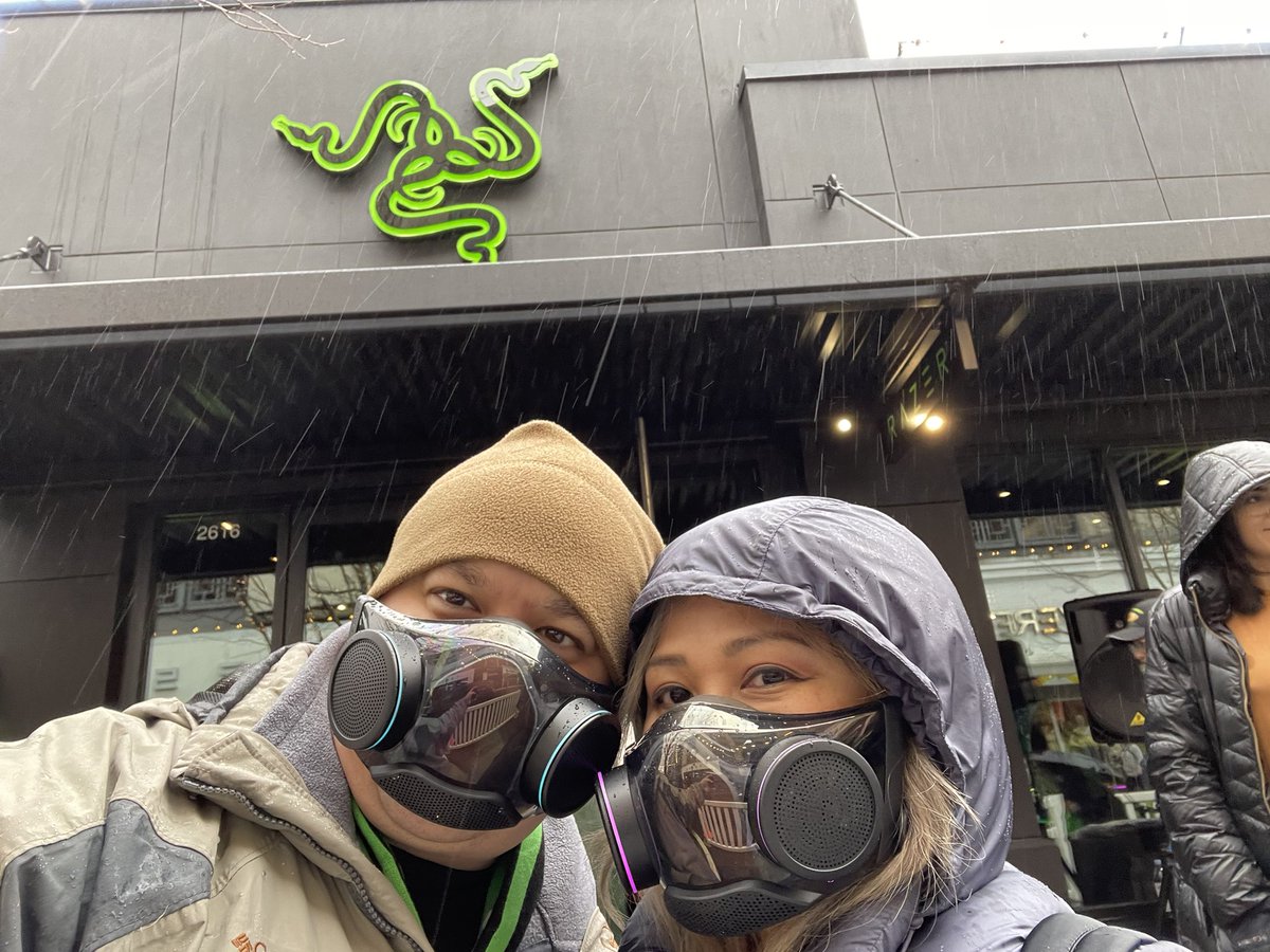 Silent_Snake76's tweet photo. @minliangtan @Razer We had an awesome time!  Bob gave a great opening speech, @majornelson showed his support &amp; @wisalallen kept people entertained in the rain!  Customer service was amazing with Andy helping my wife buy me an early Christmas gift, a Blade Pro 17 4k! 👁 Titan Halo shoes in the wild! https://t.co/WWei2Ayg2q
