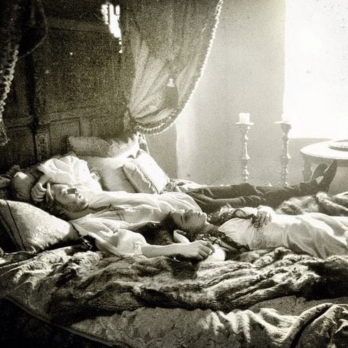 ReignedUsIn's tweet photo. OTD in 2013, #Reign Ep. 1x07 “Left Behind” aired!
#frary #tobyregbo #adelaidekane #behindthescenes https://t.co/Kv3RLrFGbG