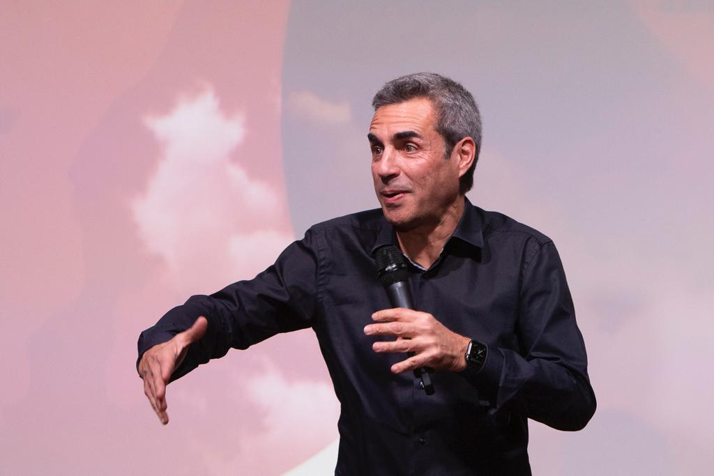 puentia's tweet image. Quizá la #carcajada, junto al apretón de manos o el abrazo, sea el #puente más directo a su destino. Y @Danidelacamara nos sacó muchísimas durante su actuación en la gala de los #PremiosPuentia.

Gracias por las risas, Dani. 

#EquipoRobertoCarlos😂