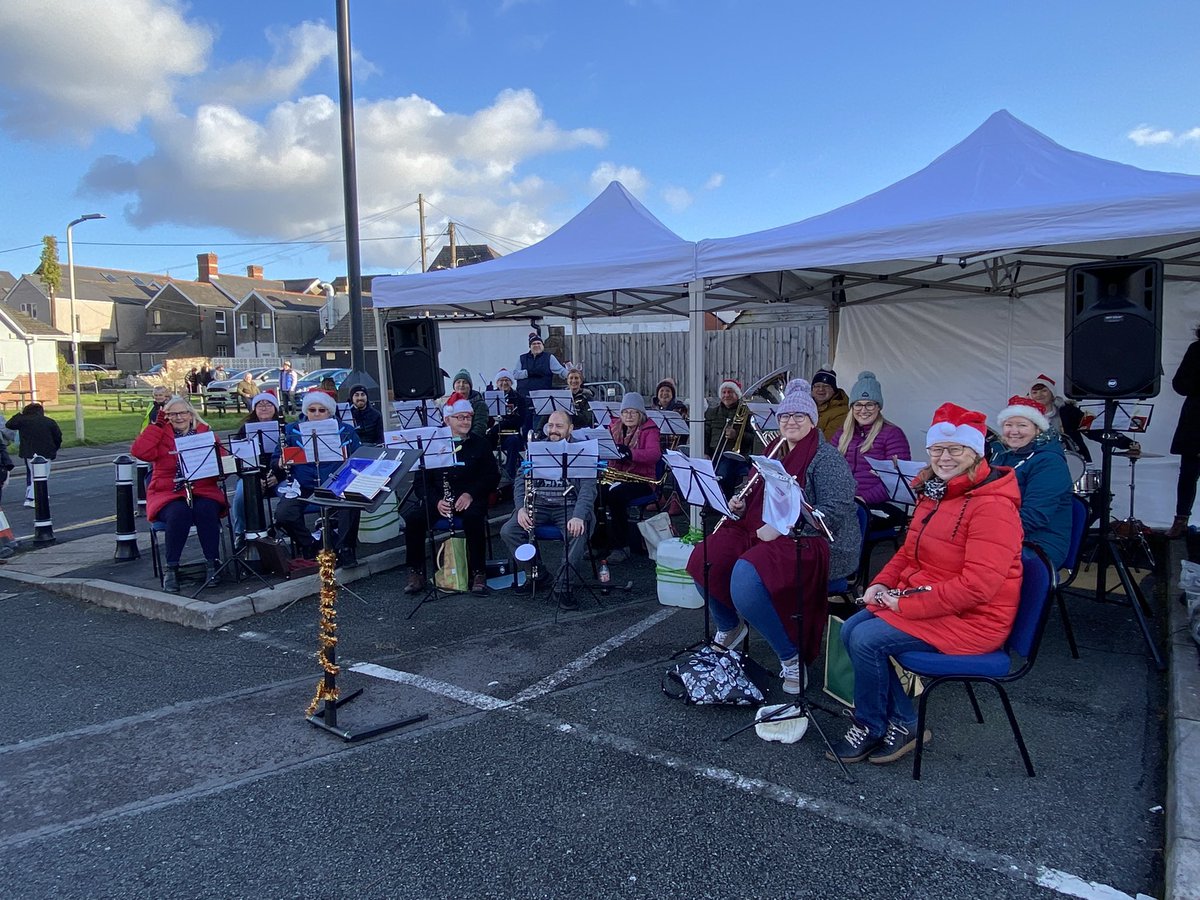 RCTCWB's tweet photo. Yesterday we had the pleasure of performing at the Pontyclun Christmas Fayre! Well done to all involved in organising the event and the many stall holders and performers that helped to create the wonderful atmosphere! 🎶🎵🎄🎺🎷 https://t.co/NHLnQWa5ze