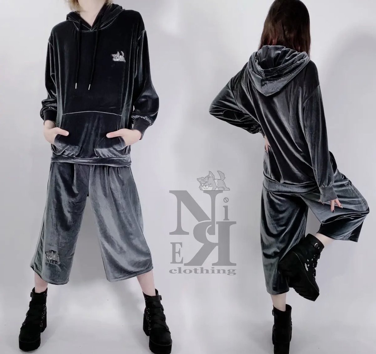 NieR_tokyo's tweet photo. 🎁本日〆切プレゼント企画🎁

こちらの当店オリジナルセットアップを

🎁3名様にプレゼント🎁

ユニセックスアイテムです🐰

◼応募方法
フォロー(@NieR_tokyo) &amp; RT
◼締切〆  本日24時

※鍵垢の方も対象内です。
是非ご参加ください🙇‍♂️🙇‍♀️ https://t.co/7hK3wWpaql