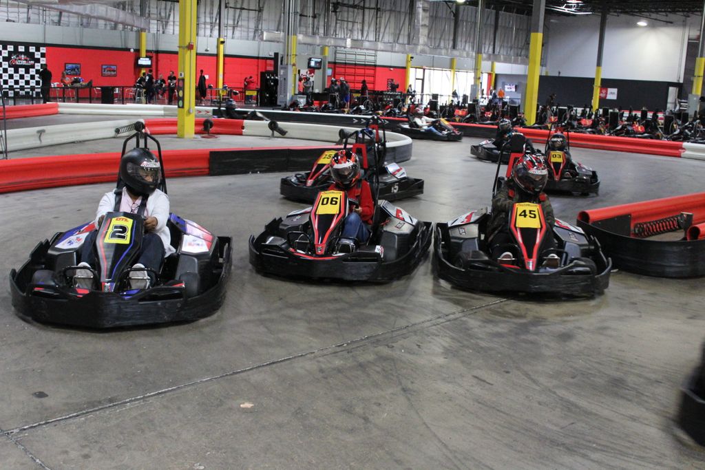 Autobahn_Speed's tweet image. Track tips!!!! Be sure to watch for oportunities to take tight turns and get ahead! Have any of your own track tips? Like this post, comment your tips and share with everyone who enjoys racing! #tracktips #autobahnspeed #racewithus #heartracing #friends #team #squad #1 #fun