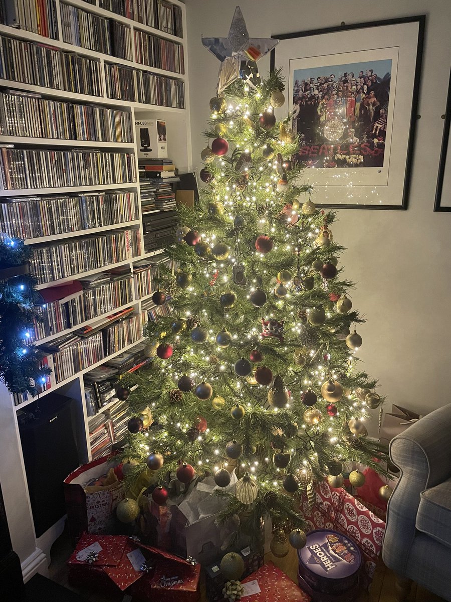 michaelGerrard9's tweet photo. And so it begins.🎄🎄#Christmas #LouthChat @BelfastHourNI https://t.co/AAMYopFBUj