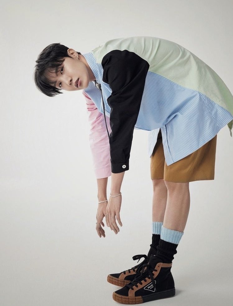 btsfashionhr's tweet photo. jung hoseok for vogue japan https://t.co/1ymla3gxjq