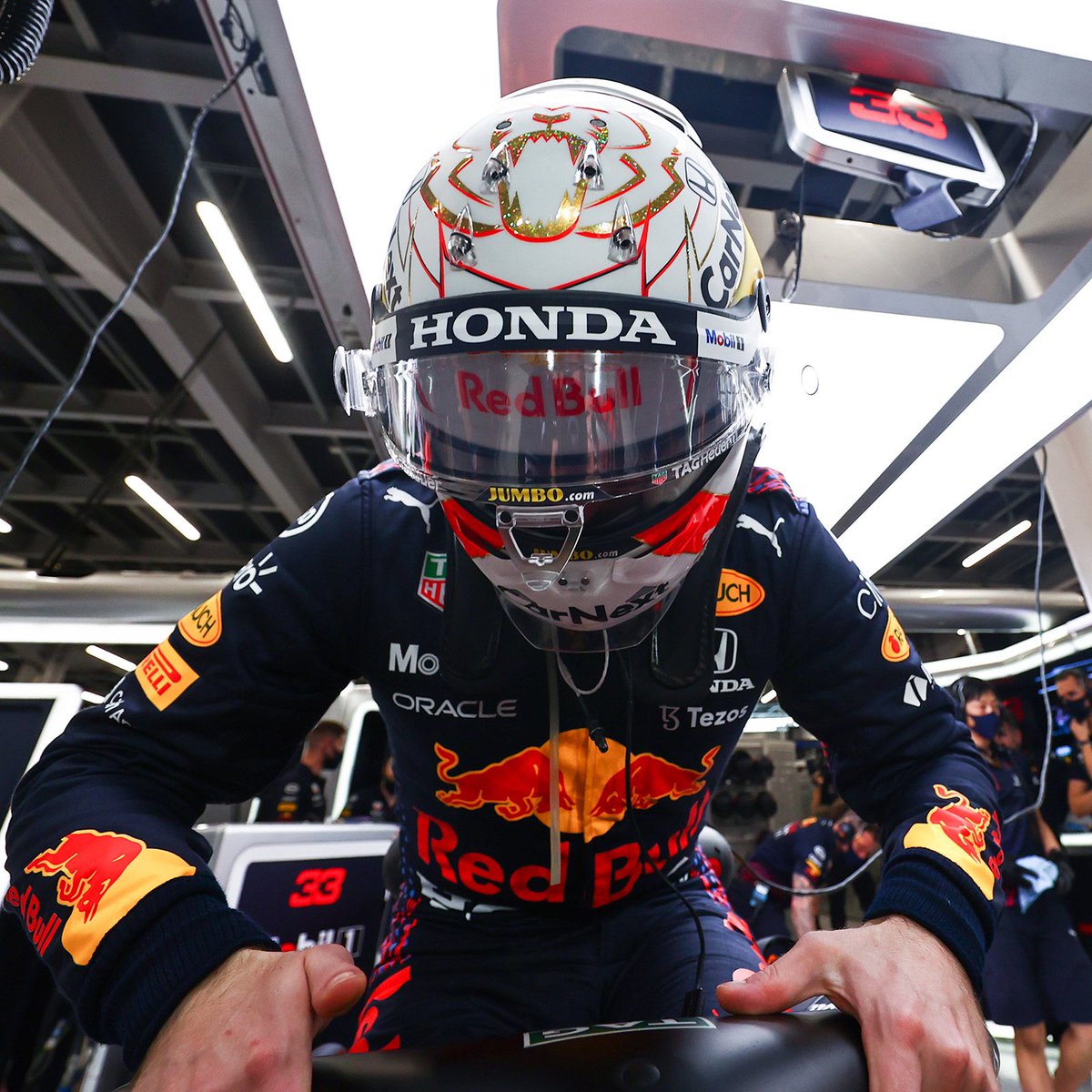 Marouschka21's tweet photo. Come on lion🦁🧡 @Max33Verstappen @redbullracing https://t.co/n7kx6abdD8