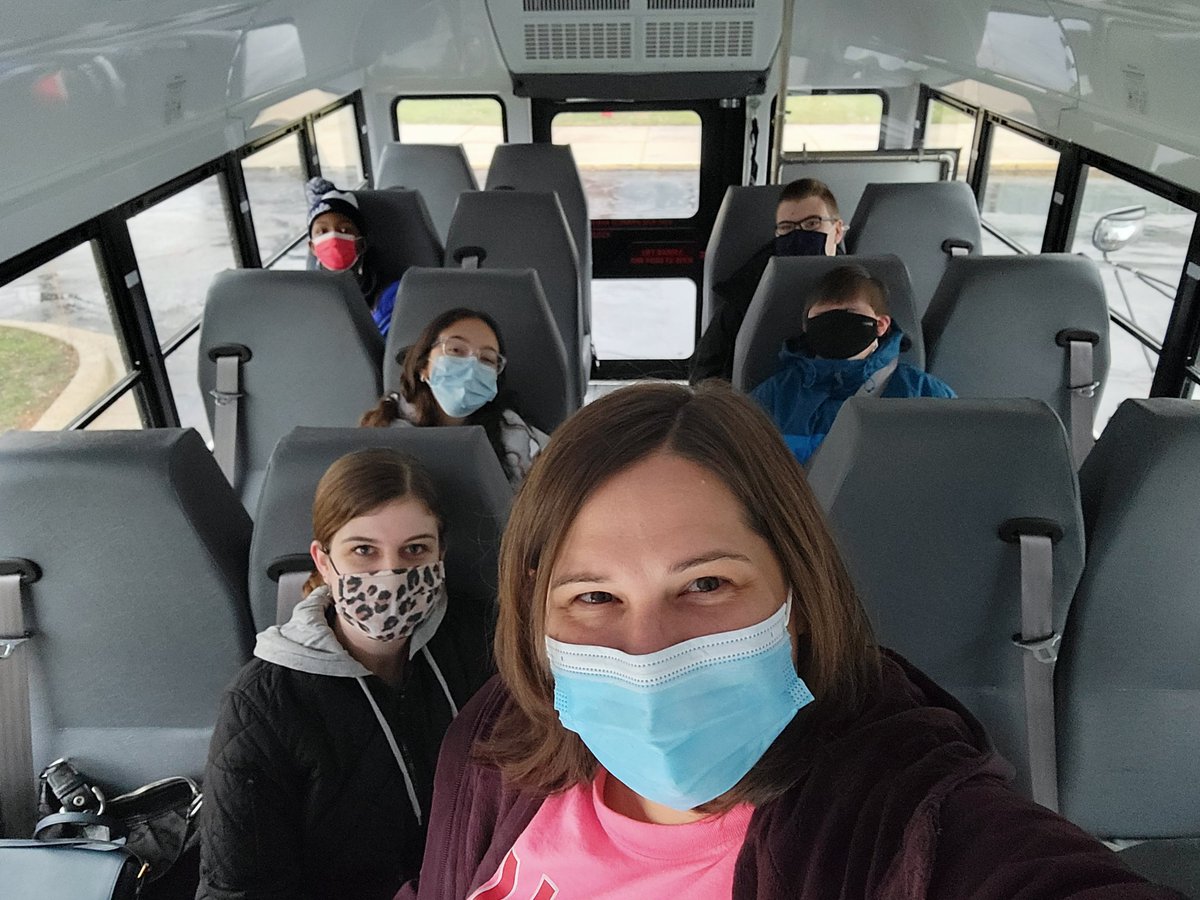 JenniferMilinki's tweet photo. Off to the races...aka time for our basketball event. Go Lions! Woot woot! #lisleonepride @jackiemommy88 #solimitless https://t.co/YMKc684PZc