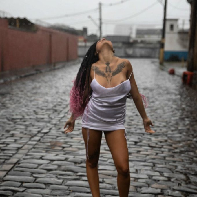 Quem gosta de tomar banho de chuva? https://t.co/HJGVJrsyHW<a href="/tag/carnavalsantacaliente"class="tags"><span>#carnavalsantacaliente</span></a>