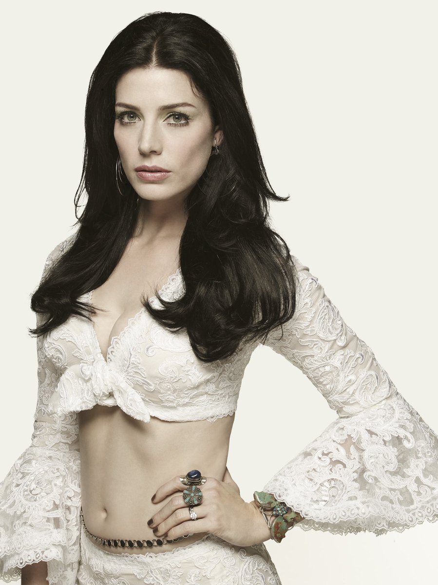 madmenpics's tweet photo. Happy birthday Jessica Paré! ❤️🎶 https://t.co/yBpFdvhurA