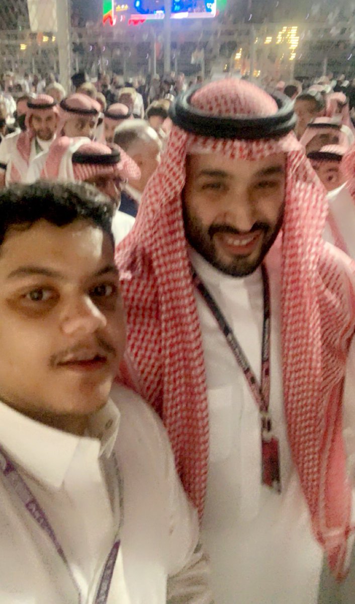 assaf74's tweet image. تشرفت بهذه الصورة قبل قليل في حلبة كورنيش جدة قبل انطلاقة #فورمولا1 🇸🇦🏎

أكبر فخر وأعظم شرف في مسيرتي الإعلامية
عراب الرؤية وملهم الشباب الأمير محمد بن سلمان.