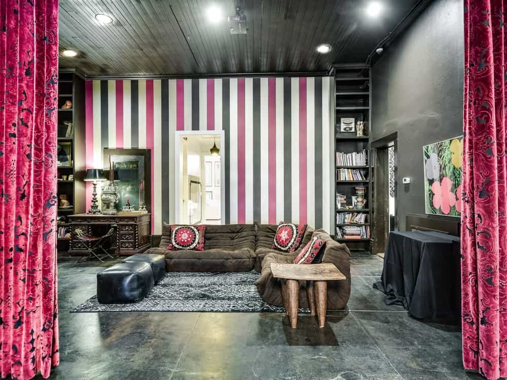 EJerrice's tweet photo. The red in this living room gives it a bold, playful style. #homestyle #interiors  https://t.co/iTVOwerxtL https://t.co/xCYLUcKh7S