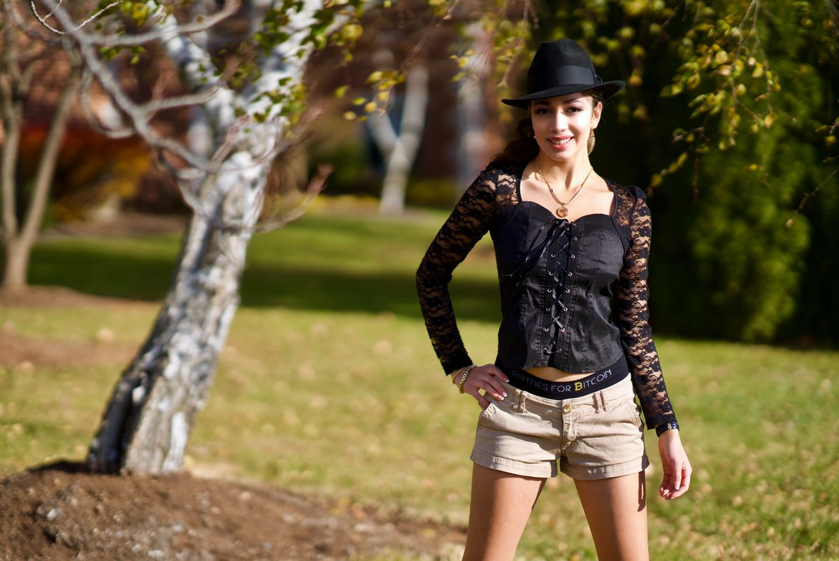 Panties For Bitcoin (PantiesBitcoin) Twitter