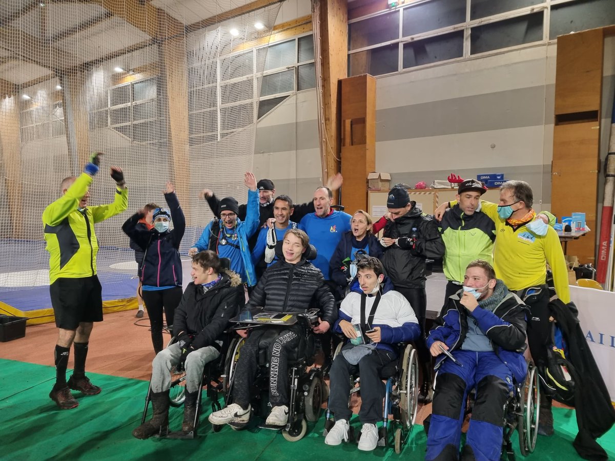 Bravo et Merci aux professeurs et élèves du Lycée Marie Curie <a href="/Versailles/">Versailles</a> qui nous ont permis de vivre 17km intense #VertTrail avec un terrain escarpé et boueux mais surtout avec beaucoup de bonne humeur et de joie grâce à nos super pilotes de joëlettes. <a href="/VivreEnsemble78/">Vivre Ensemble 78</a>