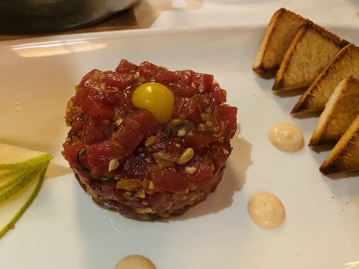 funfeasts's tweet image. Quick pics from dinner ⁦@JohnHowieSteak⁩.  Andy provided super service and the food-esp tuna tartare-was fab.