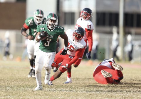 CoachBennettJr's tweet image. Blessed to receive an offer from and announce my commitment to Mississippi Valley State University‼️  @CoachCarlson_OL  @OLCoachGeorge @robin_lee6179