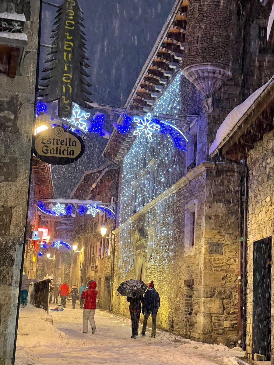 Benasque_'s tweet image. 🤍 Benasque, un cuento de invierno