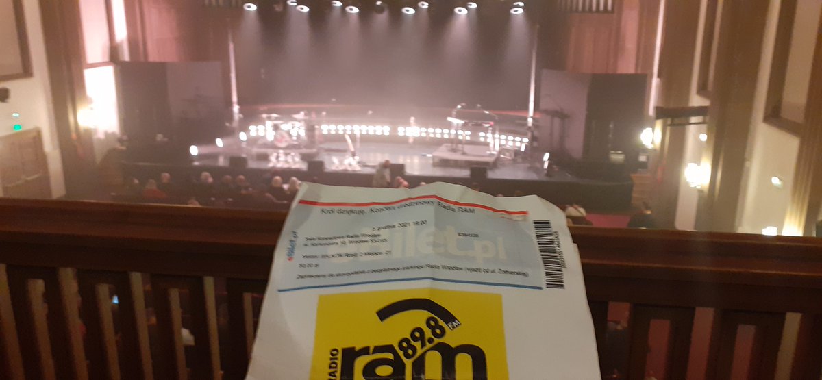 music_radar's tweet photo. #HappySunday 📻🤘
Celebrating 21 years of #wroclaw #Local Radio #RadioRAM
@RadioRAM89i8 🤜📻🤛
In @prwpl Concert Hall
#HappyBirthday
#Radio #RAM
🤘😎 https://t.co/1I526rIxHX
