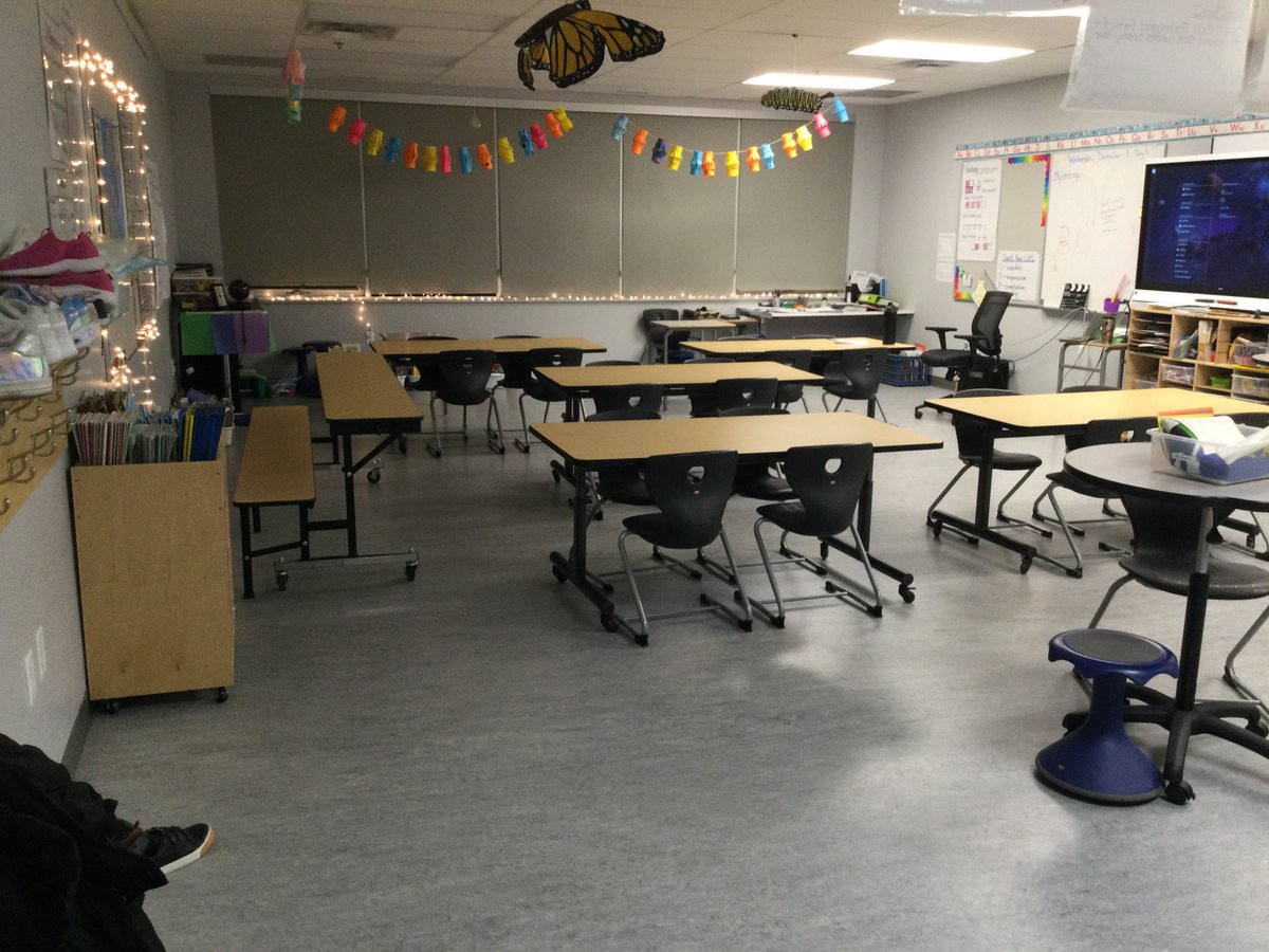 MrHuntersClass's tweet image. Last week students showed adaptability and flexibility with a classroom move and welcoming their new Pre-Service Teacher, Ms. McSorley to the class. She did a great job teaching them about fractions of a set and some new Math games.