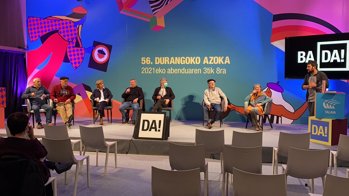 ElkarArgitaletx's tweet photo. .@durangokoazoka 

@CLarraburu-k idatzitako “Francoren mende jantatzen genuenean aurkezten” 

Guk, pantxoa Carrere, Gexan Lantziri, Patxika Erramuzpe kantuan. 

Azalpenak @p_ainchart 
#baDA #DA56 https://t.co/Jj4nF7ZwNb