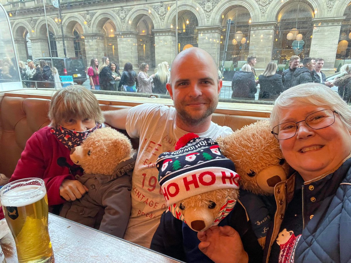 This weekend I managed to finally meet up with these extraordinary women 💜

Team Eddy 🐻 managed to deliver 99 Eddys to the little ones to the little ones in Manchester Royal Children’s Hospital 🏥 

Many posts on Eddys page to come over the next few days.