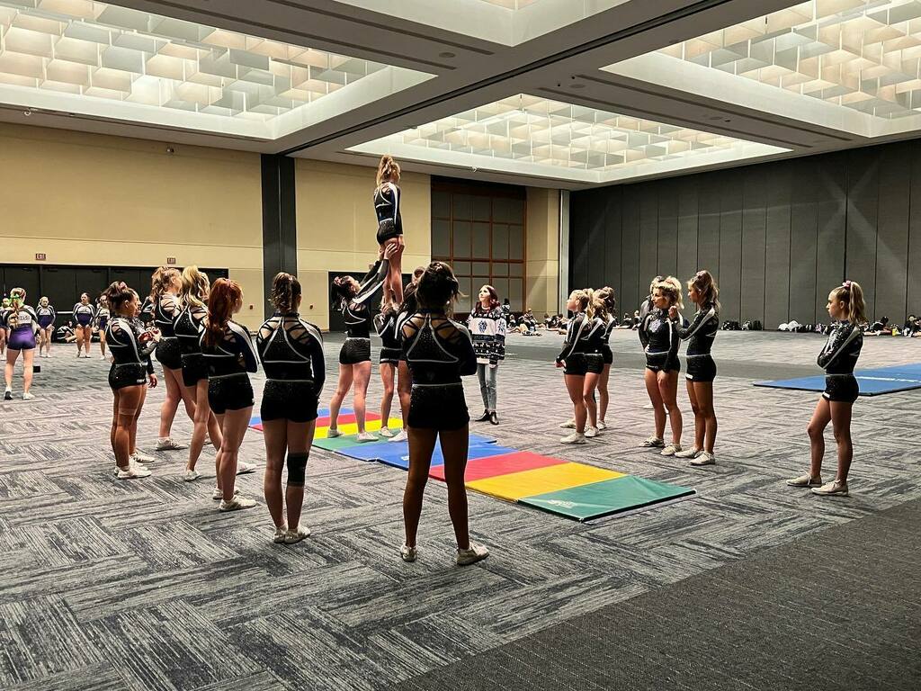 Working hard for day 2! LETS GO TIGERS 🐅 #thestandard #theworldneedsmorecheer instagr.am/p/CXHCyePuPpn/