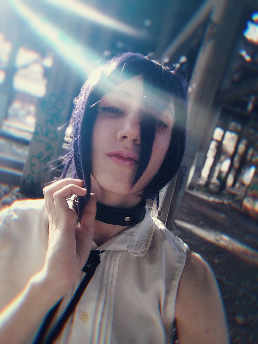 hellncosplay's tweet photo. Bomb girl selfie from our chainsawman cosplay photoshoot 💜 Do you like Reze? https://t.co/ShVy3Kla6Z