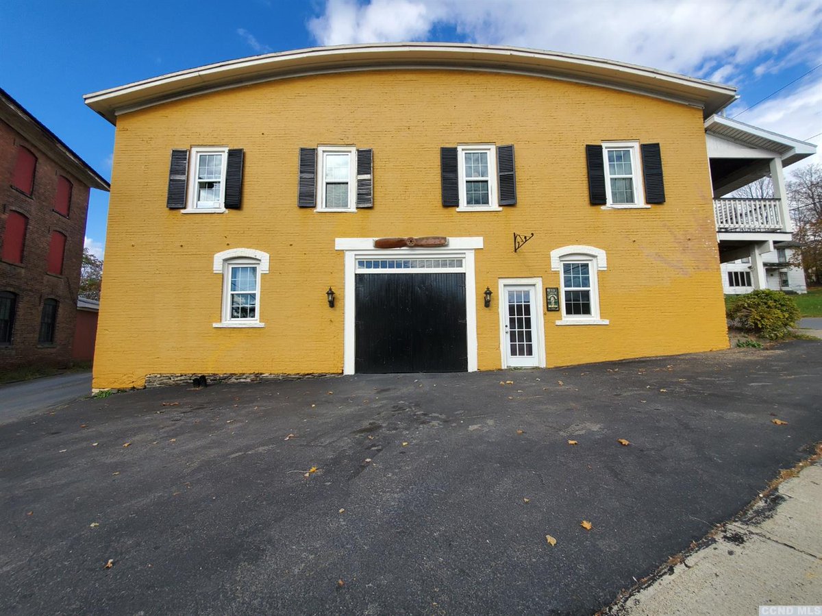 bhhsblake's tweet photo. Lisa Hendler would love to show you the #listing at 166 Main Street #Claverack #NY  #realestate https://t.co/bqU7BY4d6k https://t.co/34avGvaPoW