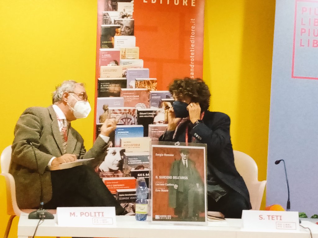 KompagnaTeresa's tweet photo. Marco Politi ha ricordato #Volcic grande corrispondente da Mosca e mito del giornalismo durante la presentazione del libro "Suicidio dell'Urss" di Sergio Romano e co l'editore Teti https://t.co/VzuTtHaNuI