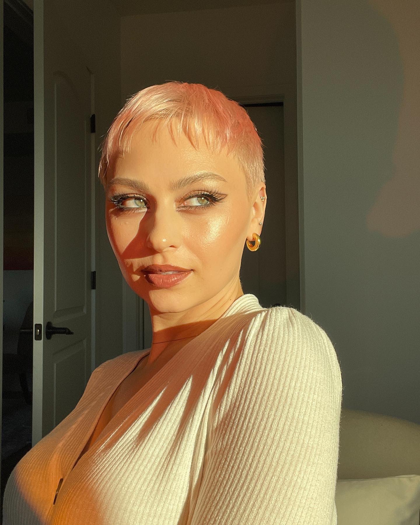 26+ alexandra anele long hair