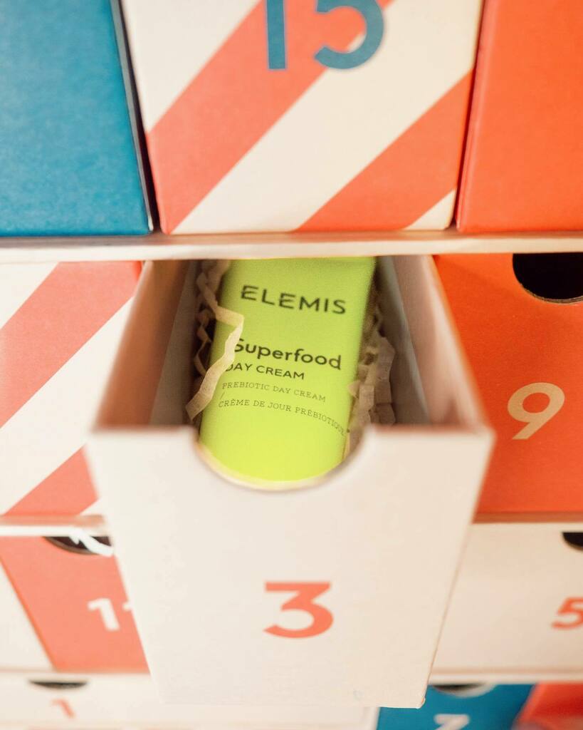 3 DAYS OF TREATS IN 1! 🎁 
.
.
Ready for the next few days of @birchboxuk advent calendar treats? 🎁
.
First up is a day cream from @elemis_uki this smells great, feels really light when you apply it and is packed full of omega-rich extracts to help ba… instagr.am/p/CXHE_03s61E/