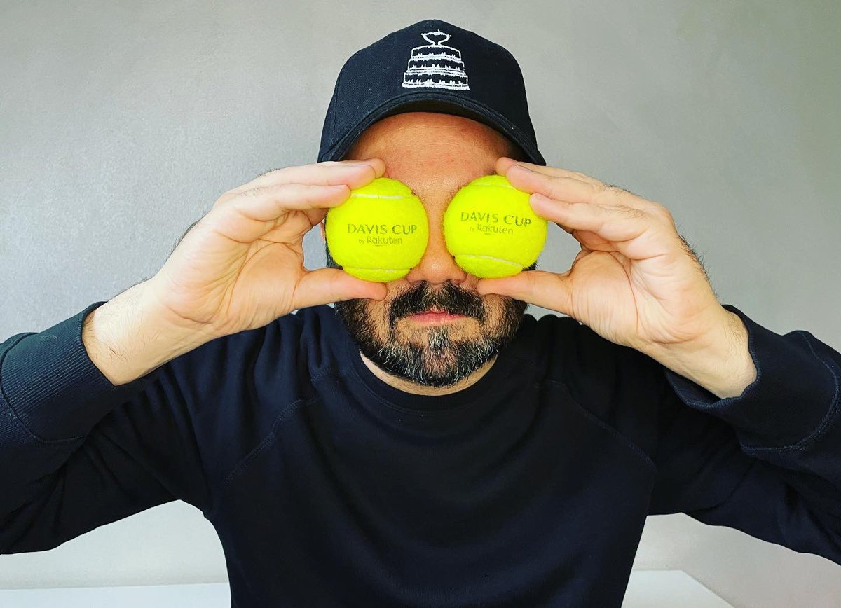 carlettoweb's tweet photo. Vedo palline ovunque… Un mese di #Tennis pazzesco #NextGenATP #ATPFinals #CoppaDavis #Mc #Speaker 🎾🎙 https://t.co/CxqLCs8mgv