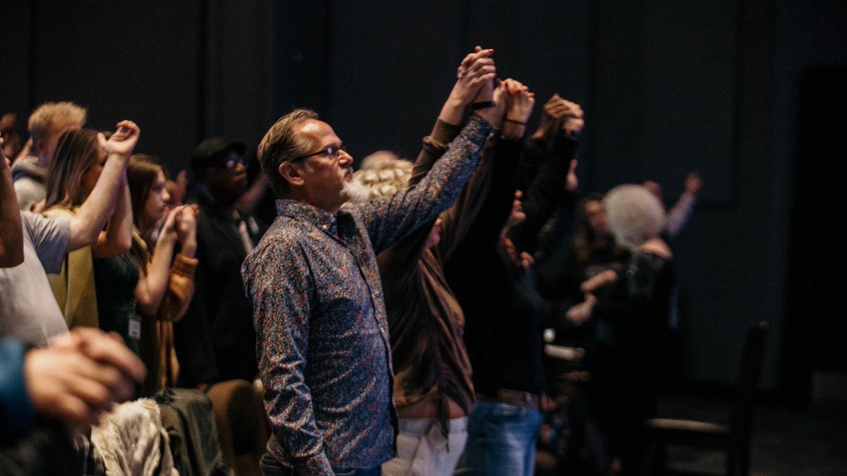 victorytulsa's tweet photo. If you know Jesus, your life is God’s invitation to others for the party He wants to throw for them.
@PaulDaugherty
#BuildThisHouse
#HouseParty https://t.co/QLXfHP3BcV