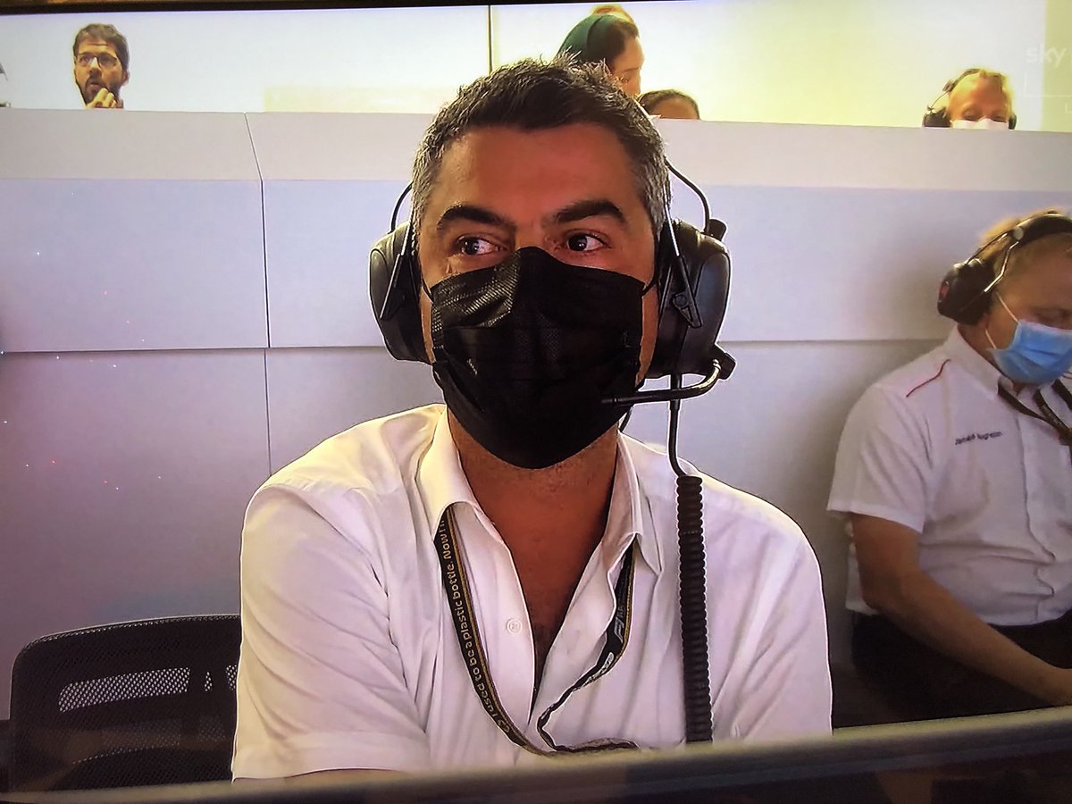 daniel_greselin's tweet photo. A “problem” to fix.. immediately!
#MasiOut, go home please!

#SaudiArabianGP #SkyMotori https://t.co/0bVcxNoGL6